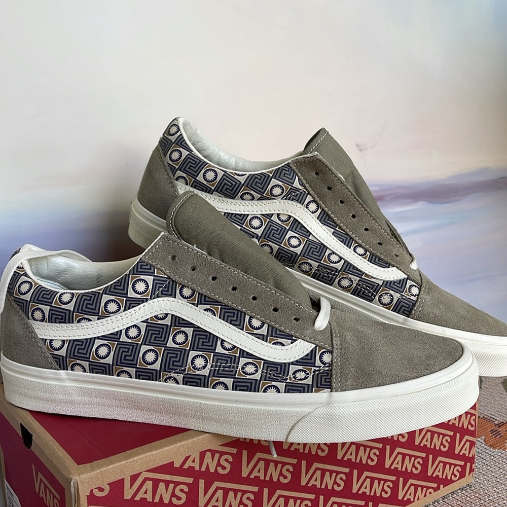 Vans WMNS Old Skool
Geo Trek Olive
VN0007NTOLV
Sneakers - Picture 13 of 16